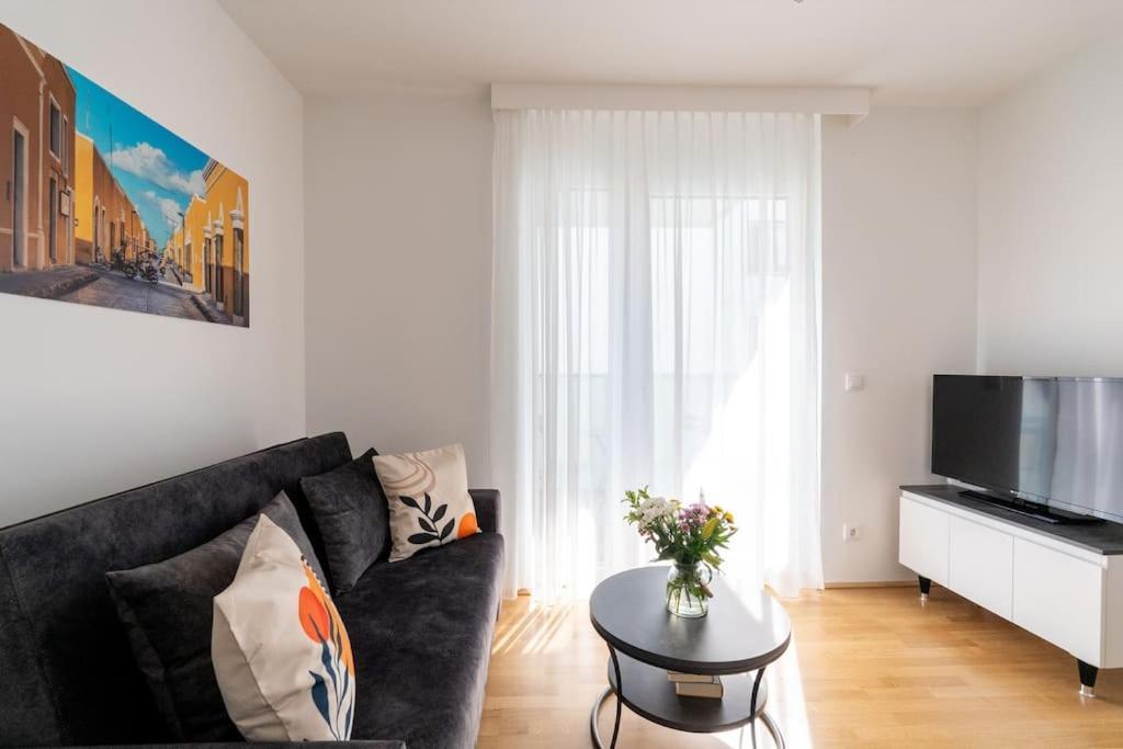 Sunny 1Br Home With Balcony By Hm Wien Ngoại thất bức ảnh
